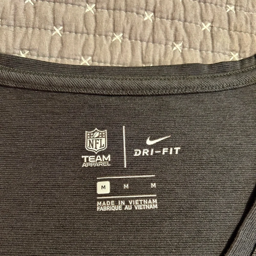 Nike Dri-FIT NFL Steelers Shirt Size Medium